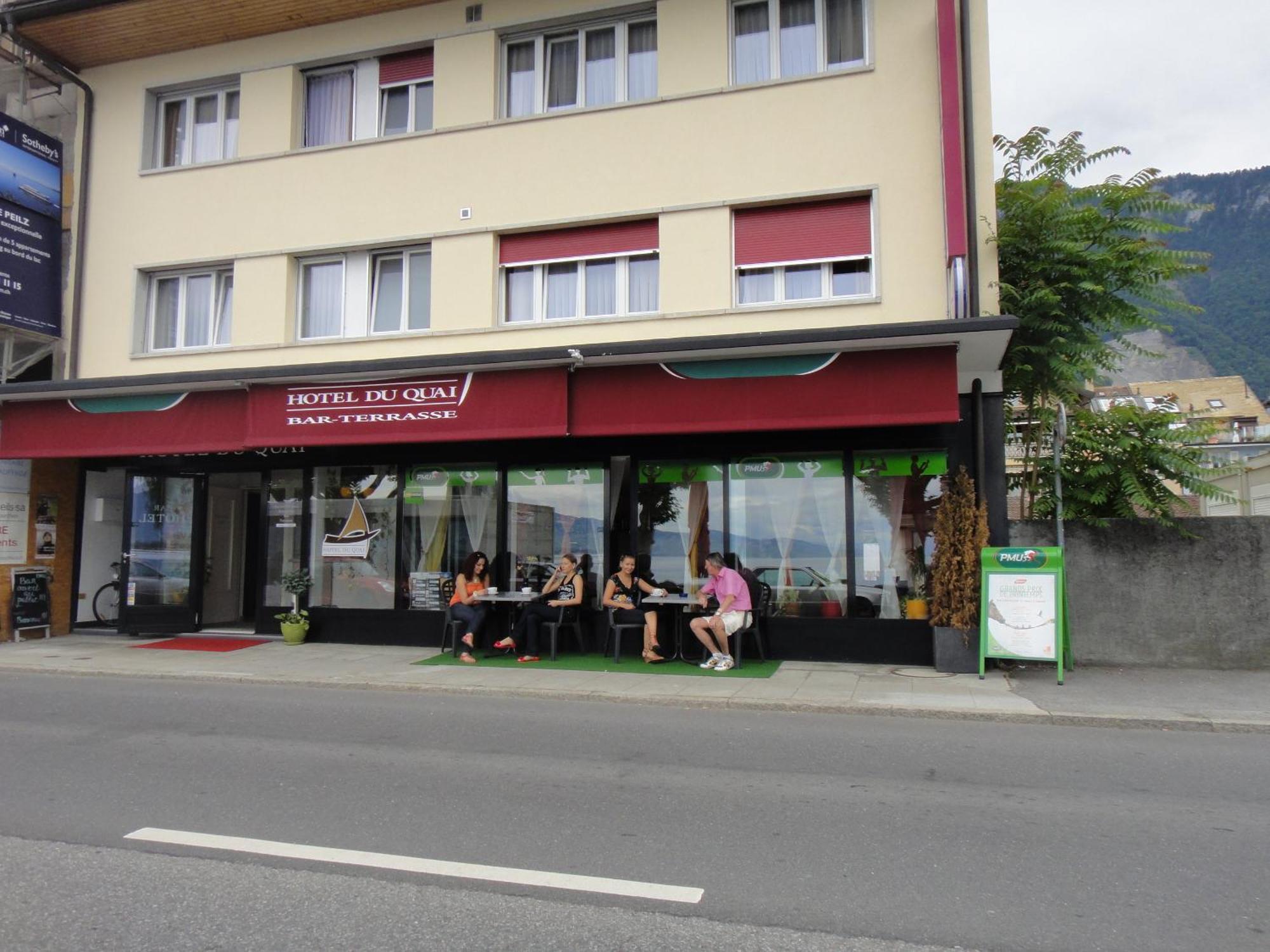 Hotel Du Quai Villeneuve Exterior photo